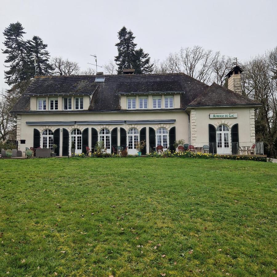 Aux Berges Du Lac De Mondon Mailhac-sur-Benaize Exterior foto